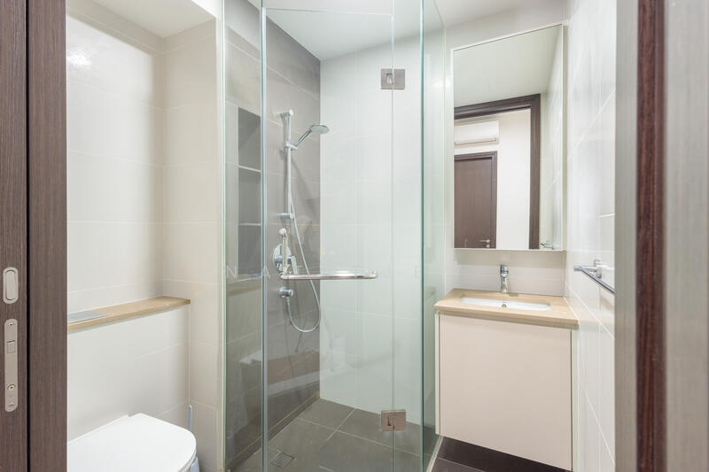 The Lilium Condominium For Sale at S$ 1,930,000 | PropertyGuru Singapore - Bathroom