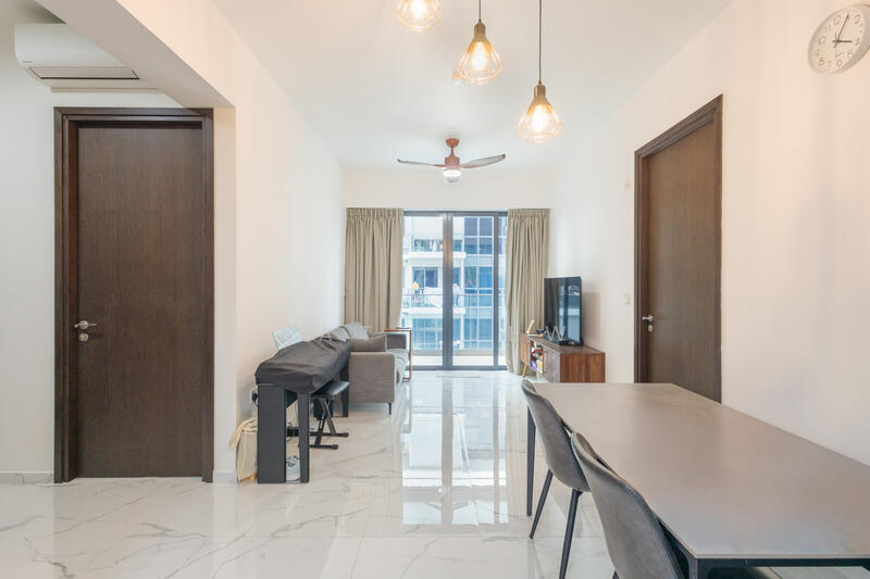 The Lilium Condominium For Sale at S$ 1,930,000 | PropertyGuru Singapore - Living Room