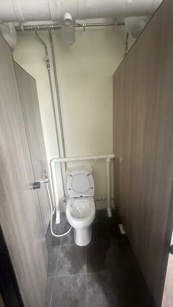 Jalan Besut, Jalan Besut, 1,001 sqft, Dormitory For Rent, by Ang Yap Chow 洪业超, 500050723 - Bathroom - CommercialGuru.com.sg