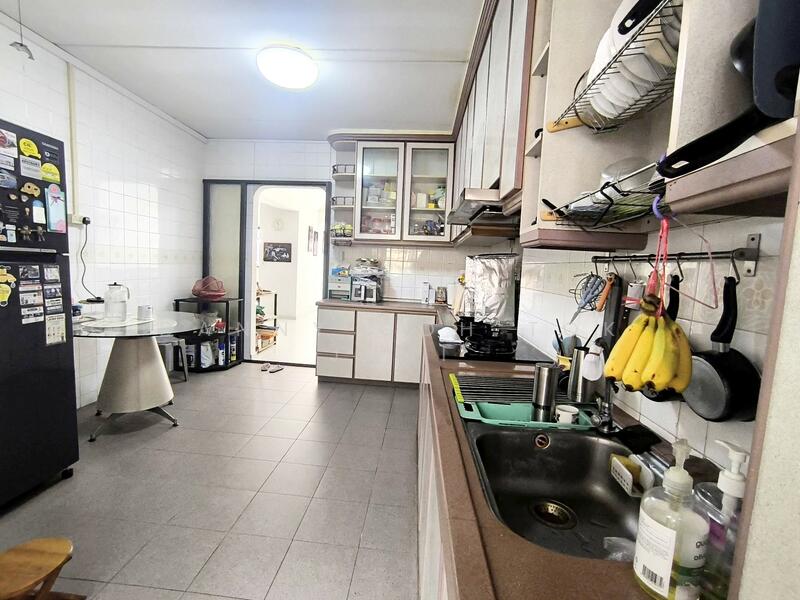 764 Pasir Ris Street 71 HDB Flat For Sale at S$ 765,000 | PropertyGuru Singapore - Kitchen