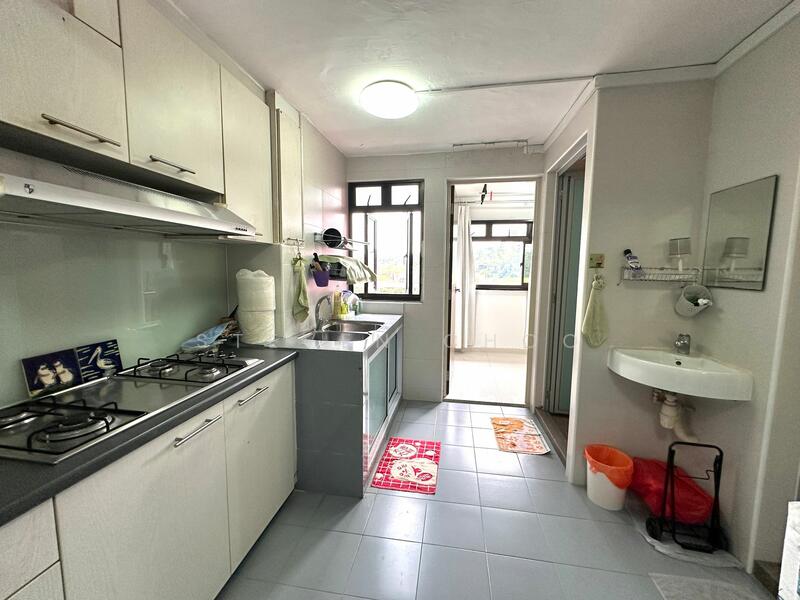 8 Empress Road, 8 Empress Road, 2 Bedrooms, 700 sqft, HDB Flat For Rent, by Steven Choo, 500050834 - Kitchen - PropertyGuru.com.sg