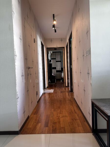 308A Punggol Walk HDB Flat For Sale at S$ 728,000 | PropertyGuru Singapore - Corridor