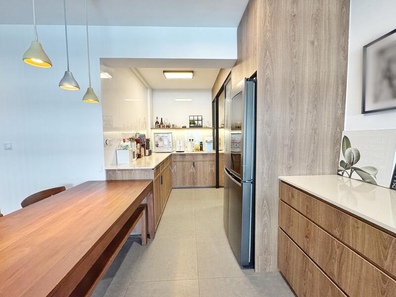 619A Tampines Street 61 HDB Flat For Sale at S$ 950,000 | PropertyGuru Singapore - Kitchen