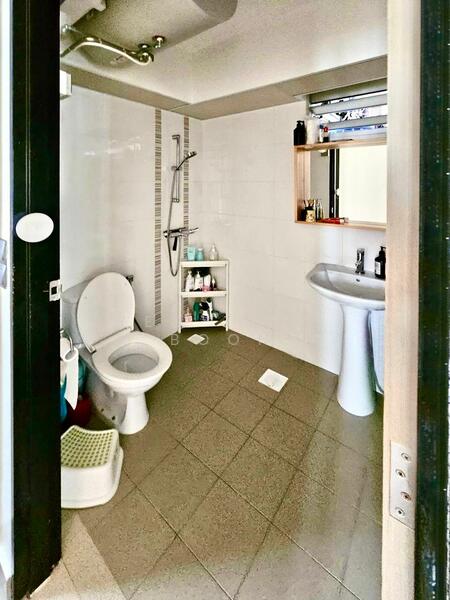 17B Circuit Road HDB Flat For Sale at S$ 989,000 | PropertyGuru Singapore - Bathroom