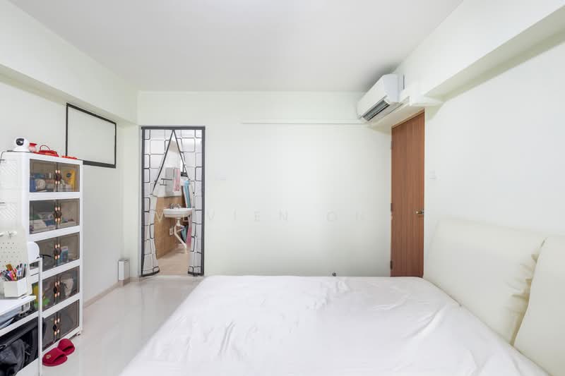 684D Woodlands Drive 73 HDB Flat For Sale at S$ 698,000 | PropertyGuru Singapore - Bedroom