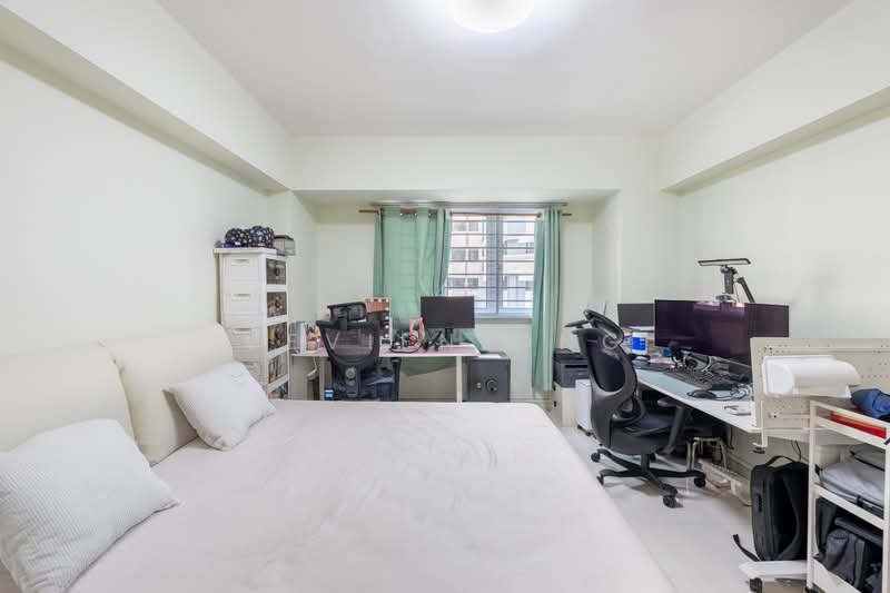 684D Woodlands Drive 73 HDB Flat For Sale at S$ 698,000 | PropertyGuru Singapore - Bedroom