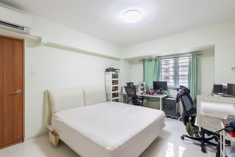 684D Woodlands Drive 73 HDB Flat For Sale at S$ 698,000 | PropertyGuru Singapore - Bedroom