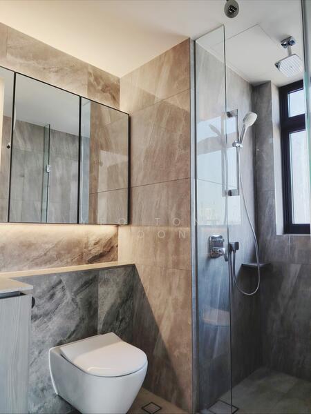 Piccadilly Grand Condominium For Sale at S$ 1,860,000 | PropertyGuru Singapore - Bathroom