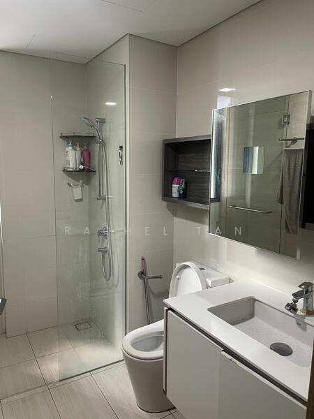 Lakeville, 1 Jurong Lake Link, Room Rental, 200 sqft, Condominium For Rent, by Rachel Tan, 500050908 - Bathroom - PropertyGuru.com.sg