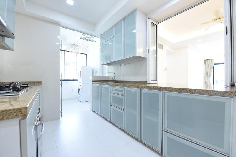 Spring Grove, 53 Grange Road, 3 Bedrooms, 1,389 sqft, Condominium For Rent, by Jerry Koh, 500050943 - Kitchen - PropertyGuru.com.sg