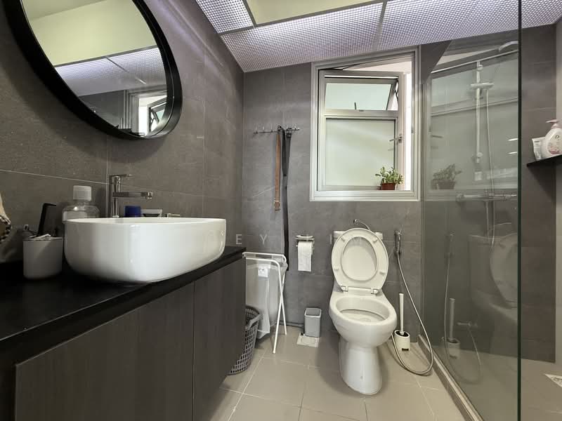 422B Northshore Drive, 422B Northshore Dr, 3 Bedrooms, 1,001 sqft, HDB Flat For Sale, by Joey Lim, 500050968 - Bathroom - PropertyGuru.com.sg