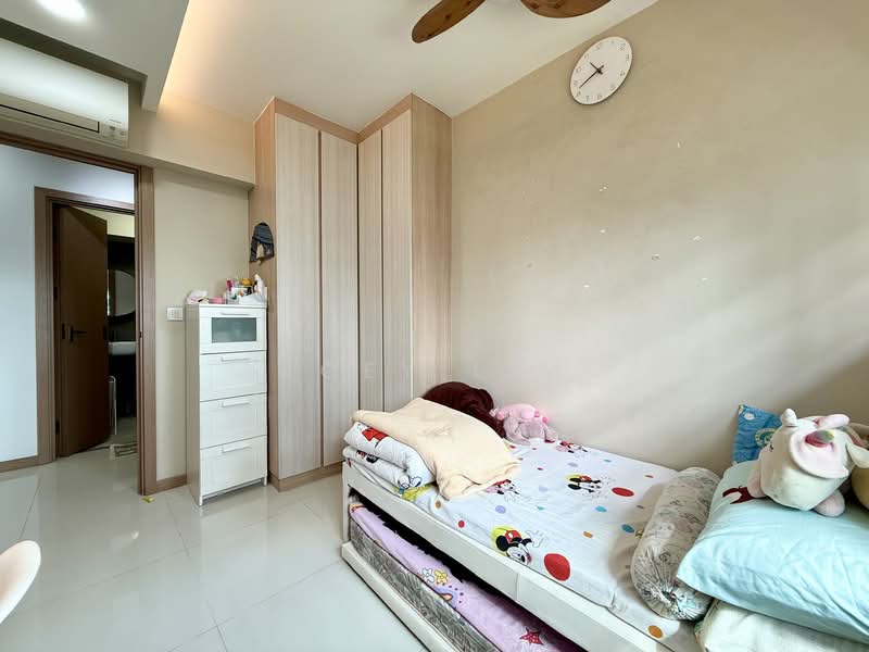 422B Northshore Dr HDB Flat For Sale at S$ 850,000 | PropertyGuru Singapore - Bedroom