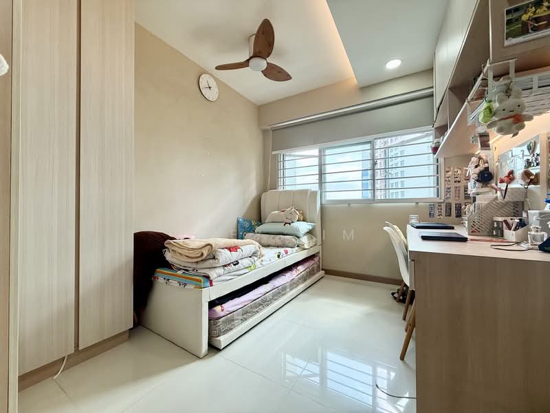 422B Northshore Drive, 422B Northshore Dr, 3 Bedrooms, 1,001 sqft, HDB Flat For Sale, by Joey Lim, 500050968 - Bedroom - PropertyGuru.com.sg
