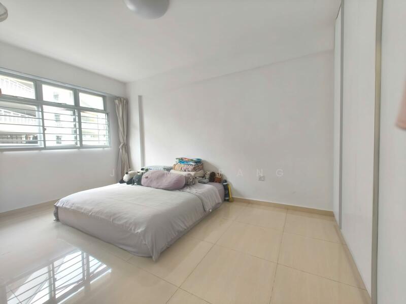 490D Choa Chu Kang Avenue 5 HDB Flat For Sale at S$ 728,000 | PropertyGuru Singapore - Bedroom