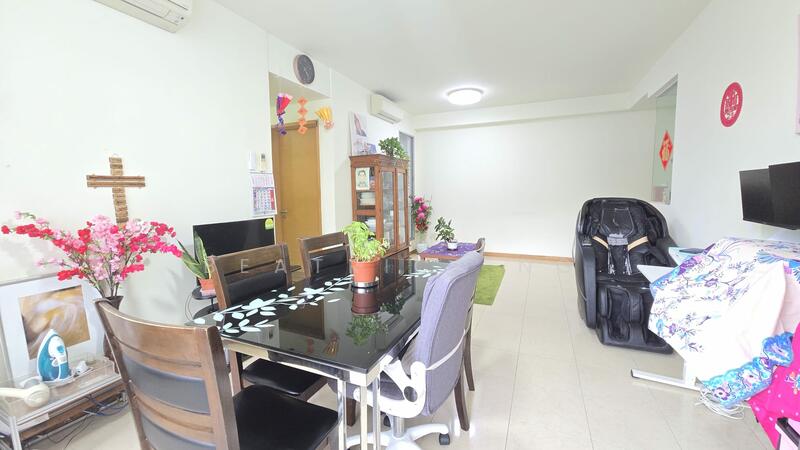 For Sale - The Lakeshore