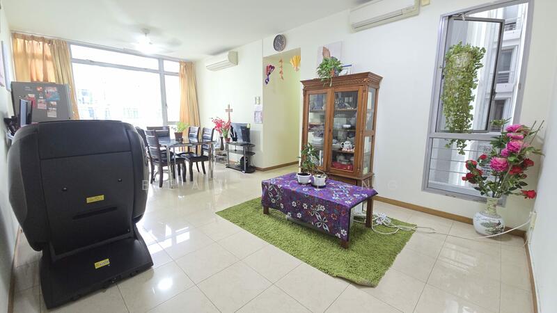 For Sale - The Lakeshore