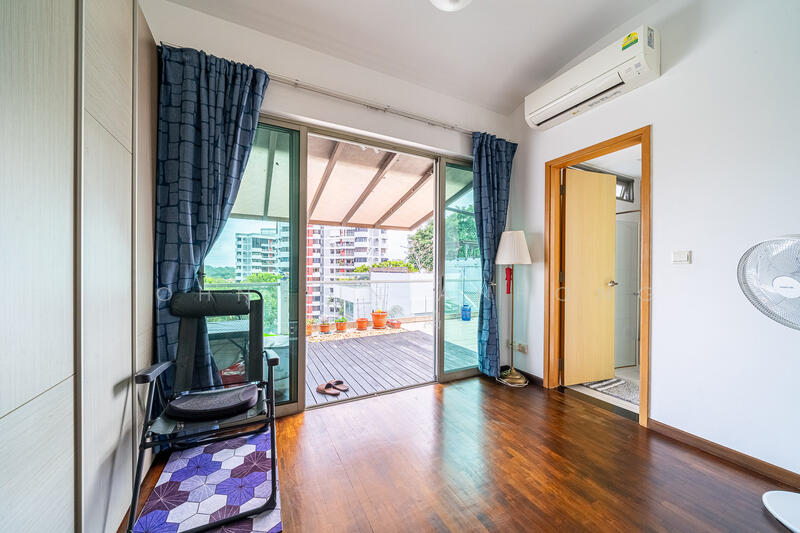 The Calrose Condominium For Sale at S$ 3,400,000 | PropertyGuru Singapore - Balcony