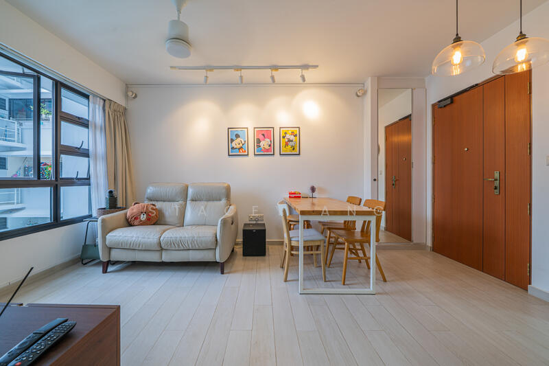 Living & Dining Efficient Space