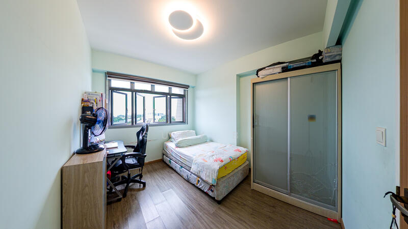 377B Hougang Street 32 HDB Flat For Sale at S$ 838,000 | PropertyGuru Singapore - Common Bedroom