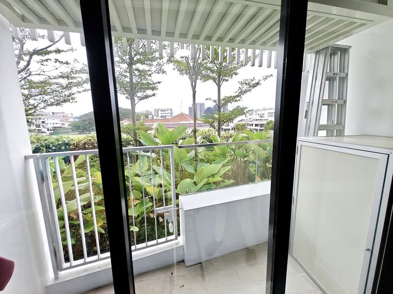 Tedge Condominium For Sale at S$ 1,780,000 | PropertyGuru Singapore - Balcony