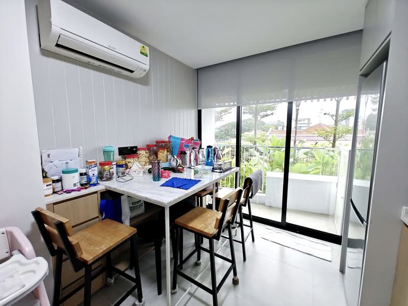 Tedge Condominium For Sale at S$ 1,780,000 | PropertyGuru Singapore - Dining Room