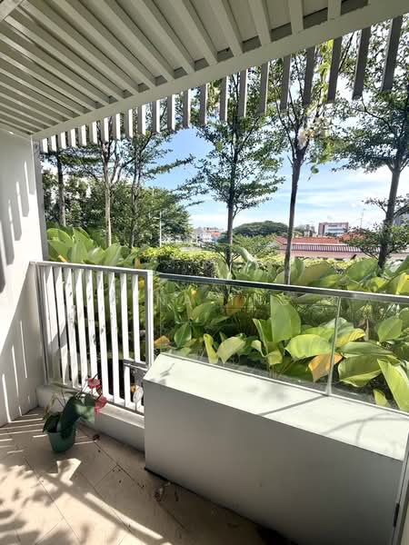 Tedge, 326 Changi Road, 3 Bedrooms, 947 sqft, Condominium For Sale, by Gina Tng, 500051039 - Balcony - PropertyGuru.com.sg