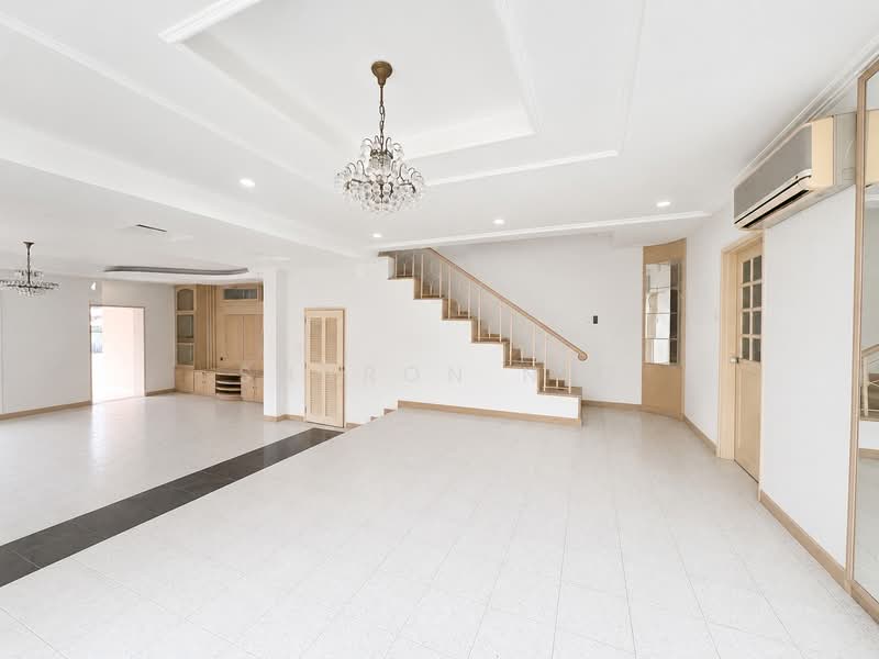Cashew Hill, Cashew Hill, 5 Bedrooms, 4,008 sqft, Semi-Detached House For Sale, by Sharon Nio, 500051055 - Living Room - PropertyGuru.com.sg