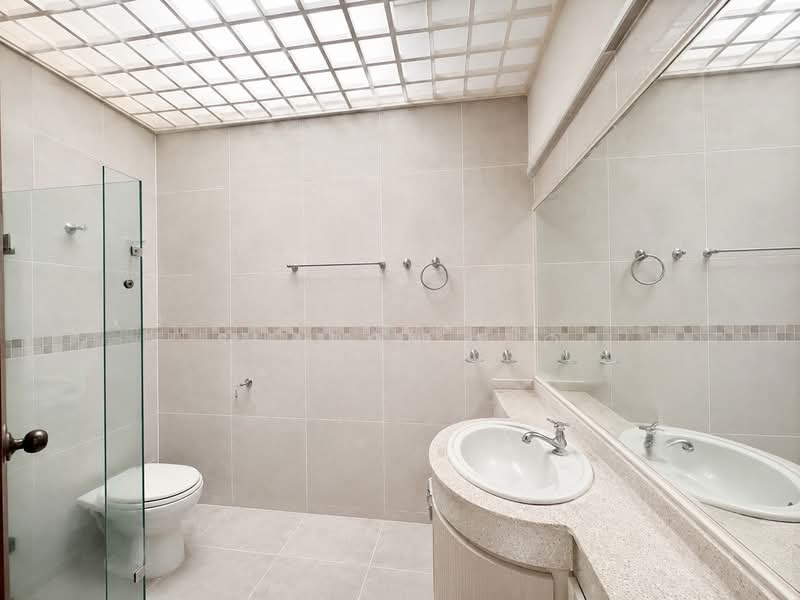 Cashew Hill, Cashew Hill, 5 Bedrooms, 4,008 sqft, Semi-Detached House For Sale, by Sharon Nio, 500051055 - Bathroom - PropertyGuru.com.sg