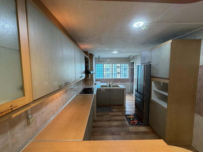 204 Yishun Street 21 HDB Flat For Sale at S$ 498,888 | PropertyGuru Singapore - Kitchen