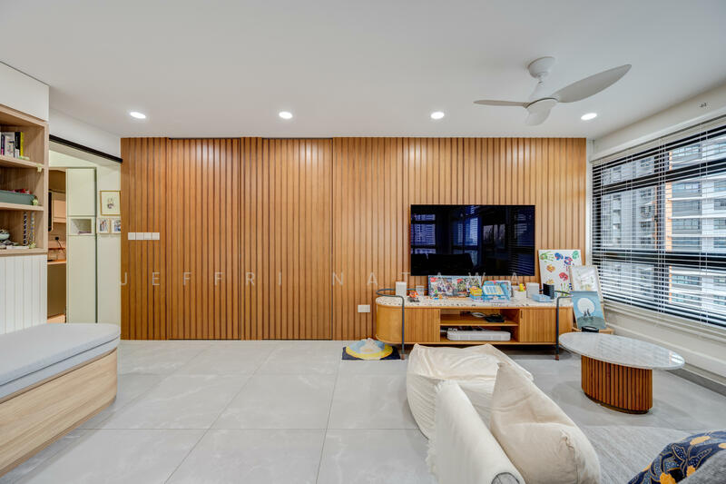 441B Clementi Avenue 3 HDB Flat For Sale at S$ 1,200,000 | PropertyGuru Singapore - Living Room