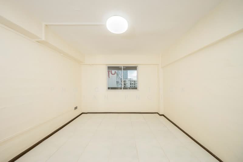 3 Saint George's Road HDB Flat For Sale at S$ 438,000 | PropertyGuru Singapore - Common Bedroom