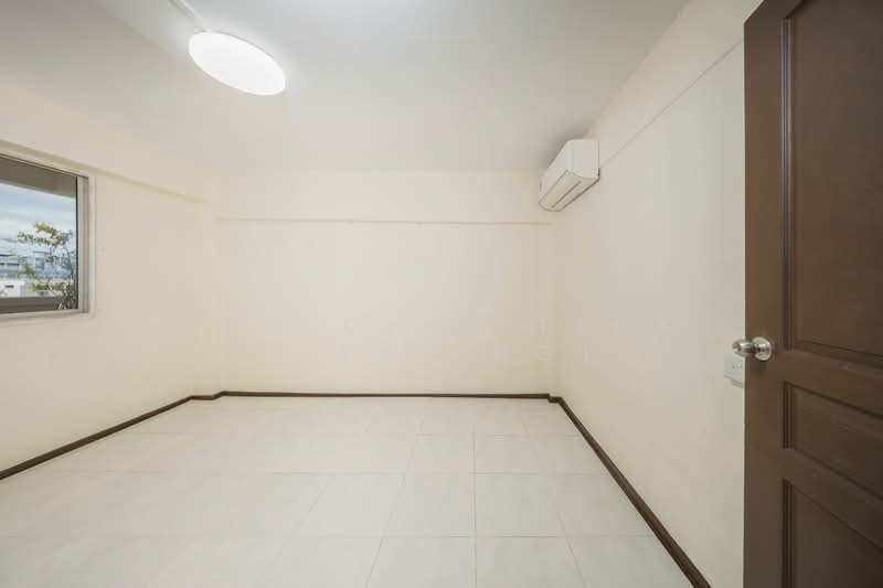 3 Saint George's Road HDB Flat For Sale at S$ 438,000 | PropertyGuru Singapore - Common Bedroom
