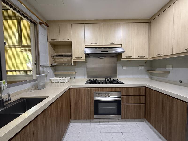Azalea Park Condo, 2 Flora Road, 3 Bedrooms, 1,313 sqft, Condominium For Rent, by Ron Chong, 500051159 - Kitchen - PropertyGuru.com.sg