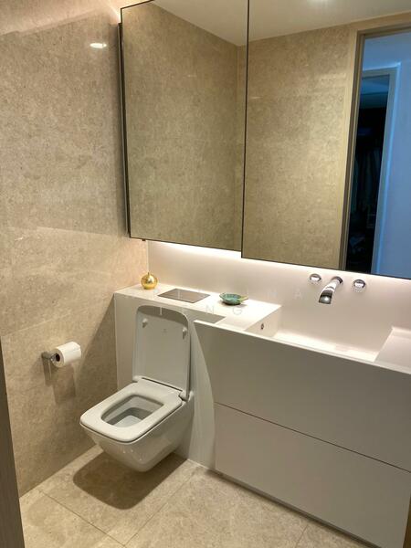 Cairnhill Nine Condominium For Sale at S$ 2,850,000 | PropertyGuru Singapore - Bathroom