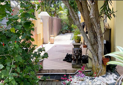 For Sale - Garden views Semi-D within 1km of Henry Park Primary.