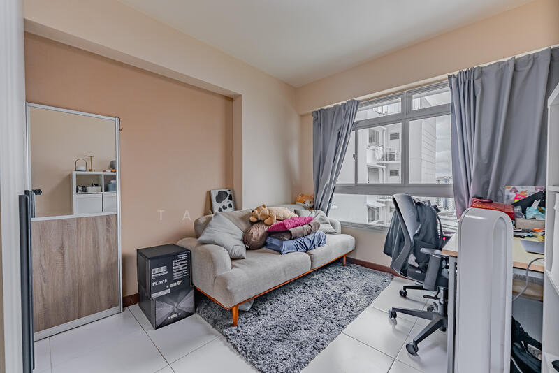 623C Punggol Central HDB Flat For Sale at S$ 738,000 | PropertyGuru Singapore - Bedroom
