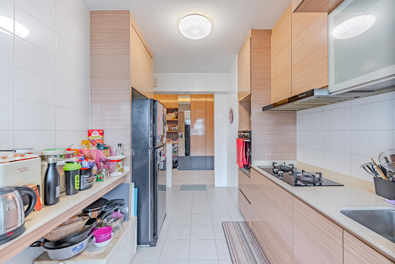 623C Punggol Central HDB Flat For Sale at S$ 738,000 | PropertyGuru Singapore - Kitchen
