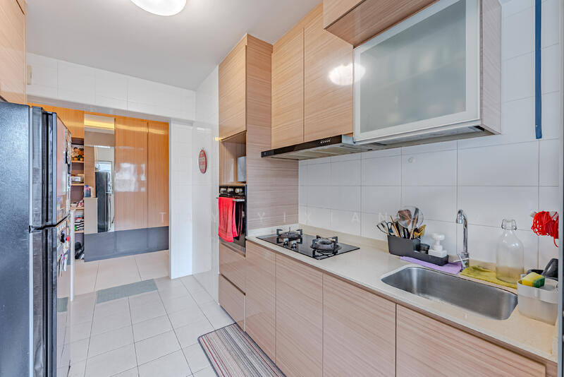 623C Punggol Central HDB Flat For Sale at S$ 738,000 | PropertyGuru Singapore - Kitchen