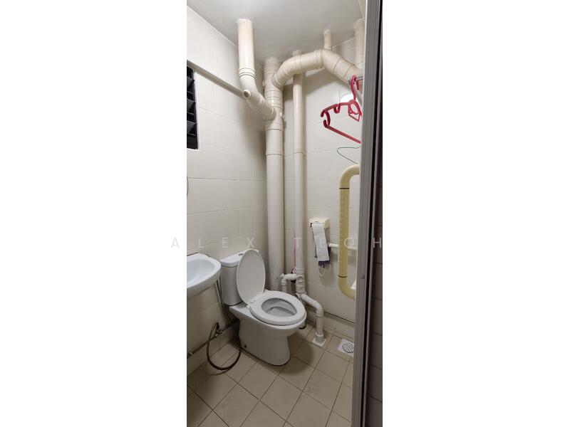 348 Bukit Batok Street 34, 348 Bukit Batok Street 34, Room Rental, 100 sqft, HDB Flat For Rent, by Alex Teoh, 500051281 - Bathroom - PropertyGuru.com.sg