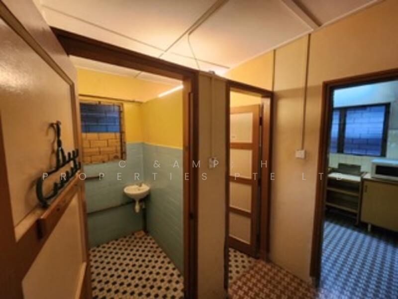 Norma Terrace, Norma Terrace, 3 Bedrooms, 1,500 sqft, Terraced House For Rent, by SIM ENG KOON ANDY, 500051336 - Bathroom - PropertyGuru.com.sg