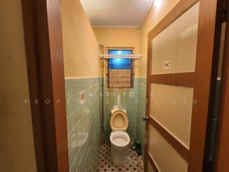 Norma Terrace, Norma Terrace, 3 Bedrooms, 1,500 sqft, Terraced House For Rent, by SIM ENG KOON ANDY, 500051336 - Bathroom - PropertyGuru.com.sg