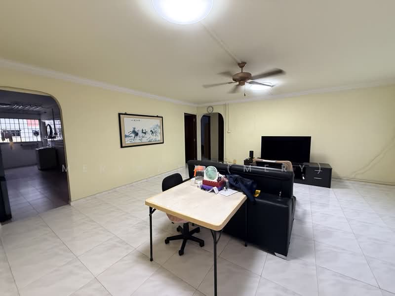 764 Yishun Street 72, 764 Yishun Street 72, 3 Bedrooms, 1,120 sqft, HDB Flat For Sale, by Merywaty (Mery), 500051337 - Living Room - PropertyGuru.com.sg