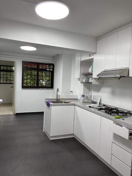11 Holland Drive HDB Flat For Sale at S$ 520,000 | PropertyGuru Singapore - Kitchen