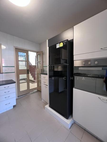 Chancery Grove, 25 Chancery Lane, 4 Bedrooms, 2,896 sqft, Cluster House For Rent, by Johnny Chia, 500051362 - Kitchen - PropertyGuru.com.sg