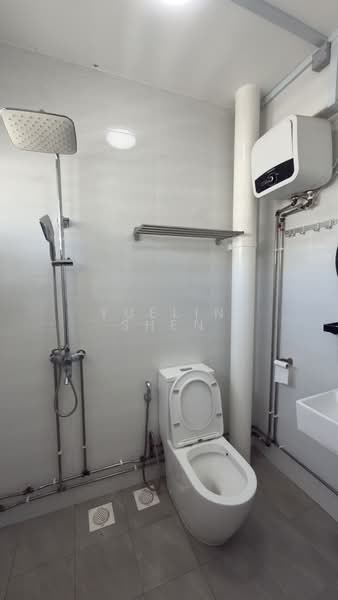 117 Pasir Ris Street 11, 117 Pasir Ris Street 11, 4 Bedrooms, 1,334 sqft, HDB Flat For Sale, by Yuelin Shen, 500051372 - Bathroom - PropertyGuru.com.sg