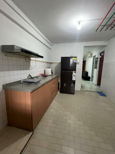 232 Bukit Batok East Avenue 5, 232 Bukit Batok East Avenue 5, 2 Bedrooms, 721 sqft, HDB Flat For Rent, by Doris Kang, 500051389 - Kitchen - PropertyGuru.com.sg