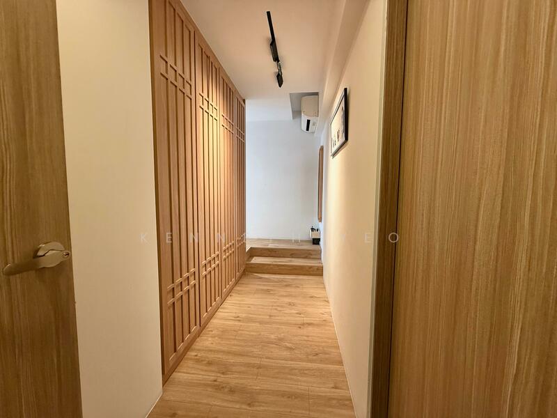 619A Tampines Street 61 HDB Flat For Sale at S$ 900,000 | PropertyGuru Singapore - Hallway