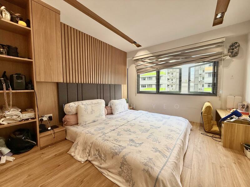 619A Tampines Street 61 HDB Flat For Sale at S$ 900,000 | PropertyGuru Singapore - Master Bedroom