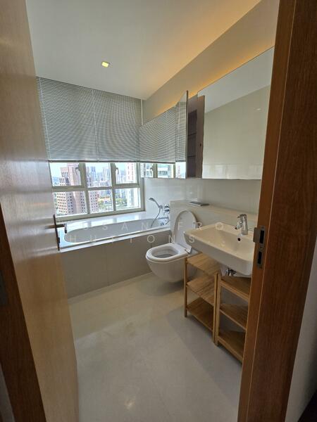 The Cosmopolitan, 200 Kim Seng Road, 2 Bedrooms, 1,141 sqft, Condominium For Rent, by Susan From HUTTONS Ng Hong Eng, 500051469 - Bathroom - PropertyGuru.com.sg