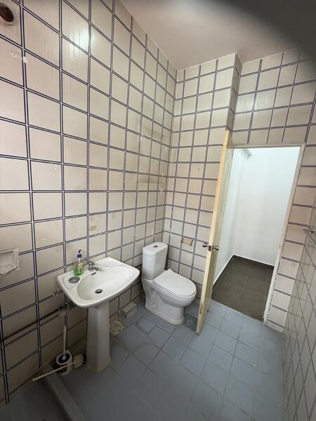 Prince of wales road, Prince of wales road, 4 Bedrooms, 3,000 sqft, Semi-Detached House For Rent, by Joelle Ng, 500051501 - PropertyGuru.com.sg